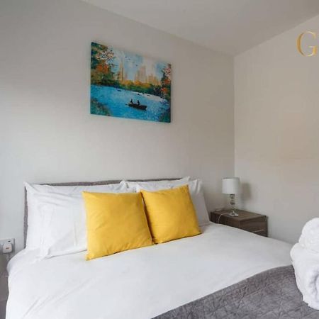 2 Bedroom Apartment Chapel Riverside At Goshen Property Serviced Accommodation Southampton, Free Wifi & Parking Kültér fotó